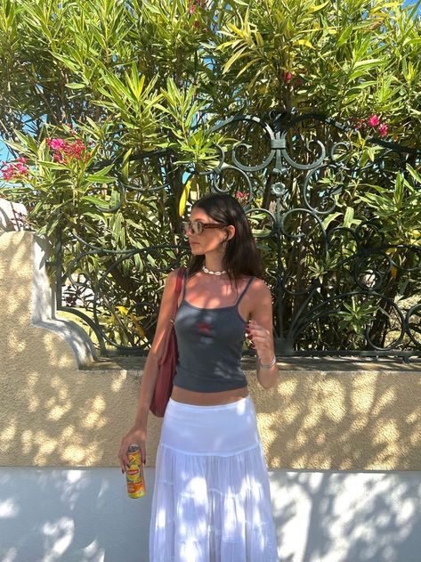 Maxi Skirt And Tank Top Outfit, White Skirt And Tank Top Outfit, Tank Top And Skirt Outfit Aesthetic, Long Skirt Tank Top Summer Outfits, Long Skirt Tank Top Outfits, Maxi Skirt With Tank Top, Skirt Outfits Vacation, Tank Top And Long Skirt, Cute Outfit With Long Skirt