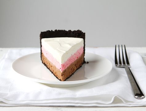 Neapolitan Cheesecake!  Vanilla, strawberry and chocolate no-bake cheesecake! Neapolitan Cheesecake, Layer Cheesecake, I Am Baker, Bake Cheesecake, Best Cake Recipes, A Piece Of Cake, Piece Of Cake, Cheesecake Recipe, Chocolate Cheesecake