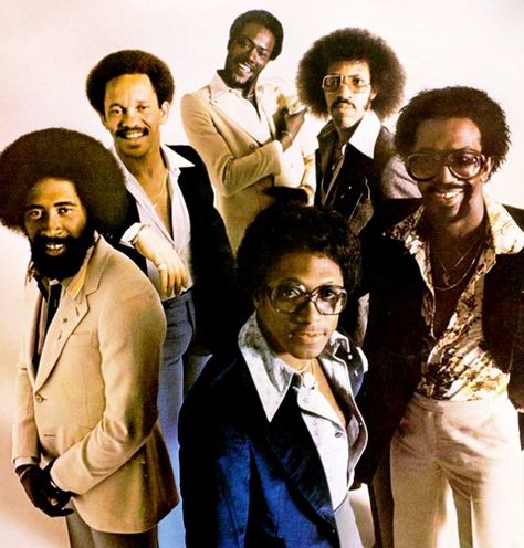 The Commodores, funk/soul band whose members met as mostly freshmen at Tuskegee Institute. They are known for their ballads & funky dance-floor hits Easy, Three Times a Lady, Just to Be Close to You, Sail On, Still, Lady, Nightshift, Brick House, The Bump, Fancy Dancer, Slippery When Wet, Machine Gun, & Too Hot ta Trot. They won a Grammy & were inducted into The Vocal Group Hall of Fame. The Commodores, Look Disco, Motown Records, Singing Groups, Funk Bands, Old School Music, Soul Singers, R&b Music, Soul Funk