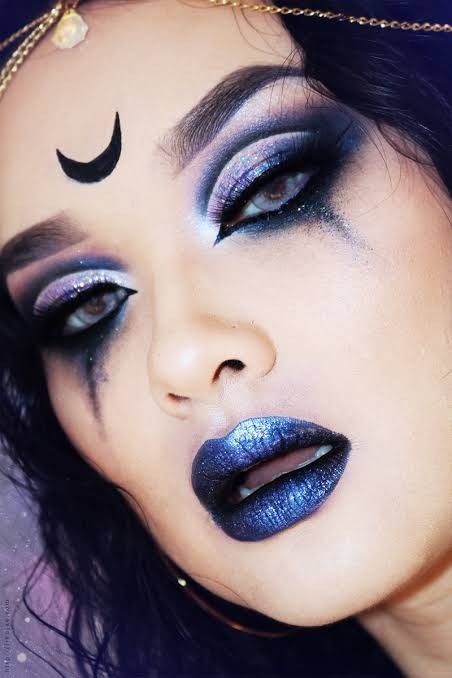 Psychic Makeup Halloween, Simple Witch Makeup Purple, Mystical Witch Makeup, Sorcerer Makeup Halloween, Creative Witch Makeup, Moon Makeup Ideas, Witch Purple Makeup, Halloween Rave Makeup, Blue Vampire Makeup