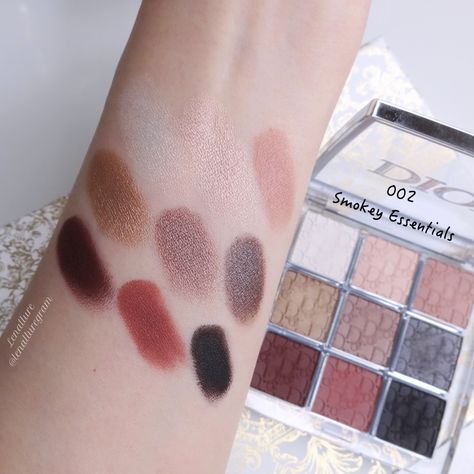 DIOR Backstage Eye Palette 002 Smoky Essentials | Lenallure Dior Backstage Eye Palette, Poison Tree, Beauty Content Creator, Dior Backstage, Beauty Content, True Summer, Wishlist 2024, Velvet Lipstick, Winter Makeup