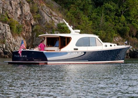 Hinckley Yachts, Big Boats, Boat Docks, Floating Boat, Lobster Boat, Yacht Builders, Classic Wooden Boats, Cabin Cruiser, Classic Yachts