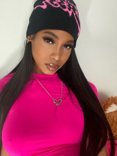 Beanie Fits, Beanie Outfit, Bratz Inspired Outfits, Cute Beanies, Swag Outfits For Girls, Pink Girly Things, Hair Collection, Makeup For Black Women, Baddie Hairstyles