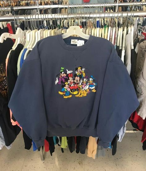 disney sweatshirt Cute Disney Outfits, Disney Sweatshirts, Disney Outfits, 로고 디자인, Mode Vintage, Mode Inspiration, Retro Outfits, Comfy Outfits, Cute Casual Outfits