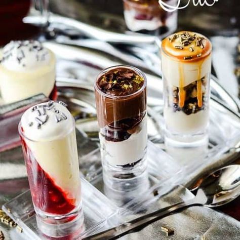 Dessert Shooter Trio Dessert Shooter Recipes, Dessert Shooters Recipes, Dolci Finger Food, Shot Glass Desserts, Trio Of Desserts, Shooter Recipes, Chocolate Chip Cookie Cheesecake, Banana Pudding Desserts, Dessert Mini