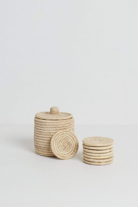 Earthy Ceramics, Jute Macrame, Macrame Table, Macrame Table Runner, Basket With Lid, Woven Placemats, Woven Texture, Placemat Sets, Natural Jute