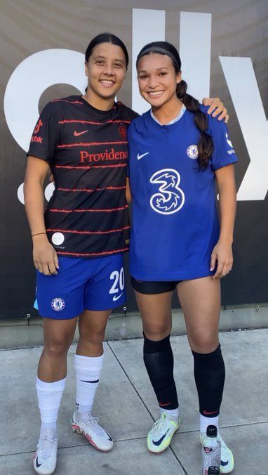 Football Jersey Outfit Women, Jersey Outfit Women, Chelsea Jersey, Sam Kerr, Sophia Smith, Football Jersey Outfit, Soccer Inspiration, Female Soccer Players, Fc Chelsea