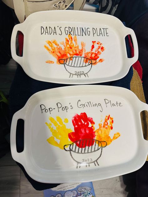 DIY Father’s Day Grilling Plate – Surviving Chaos Grill Handprint Art, Daddy's Grilling Plate Diy, Father's Day Handprint Grill, How To Make Plates With Handprints, How To Make Daddys Grilling Plate, Father's Day Homemade Gifts, Papa Grilling Plate, How To Make Handprint Plates, Dad Grill Plate Diy