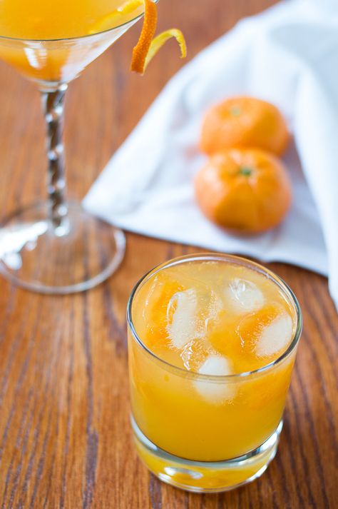 Mandarin Orange Tequila Smash | OMGfood Mandarin Recipes, Tequila Smash, Mandarine Recipes, Tropical Juice, Flavored Margaritas, Orange Food, Ginger Liqueur, Vodka Lime, Beginner Recipes