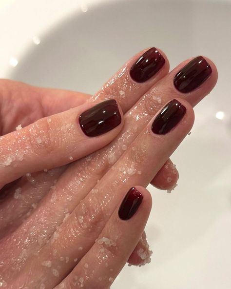 SODA ON MY LIPS | Nails by @bynatashad | Instagram Lips Nails, One Color Nails, Cherry Nails, Brown Nails, Clear Nails, Dream Nails, Minimalist Nails, Nails Inspo, Valentine's Day Nails