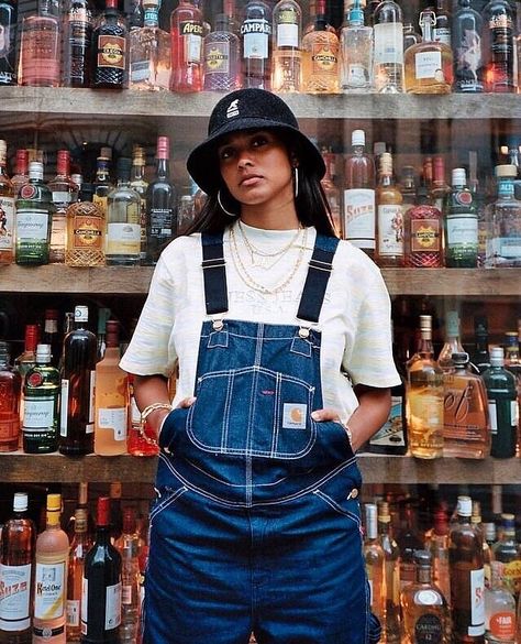 162.2k Likes, 8,865 Comments - The Shade Room (@theshaderoom) on Instagram: “TSR STAFF: Myeisha E.! @myeisha.essex _______________________________________ These men and women…” 90s Outfit Overalls, Overalls Women Outfits, Overalls Outfit 90s, Baggy Overalls Outfit, 90s Overalls Outfit, Overalls Outfit Short, Overall Shorts Outfit, 90s Fashion Overalls, Overalls Outfits