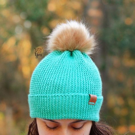 The Easiest Knitted Hat Ever (Made from a Rectangle!) - Free Knitting Pattern by Yay For Yarn | Yay For Yarn Garter Stitch Hat, Knit Hat Pattern Free Women Beanie, Knitted Hat Patterns Free Women, Crocheting Hats, Easy Knit Hat, Knitted Projects, Beanie Knitting Patterns Free, Knit Beanie Pattern, Knitting Patterns Free Beginner