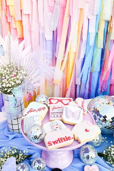 Lover Party Taylor Swift, Taylor Swift Lover Party, Taylor Swift Baby Shower Theme, Taylor Swift Cookies, Taylor Swift Party Ideas, Swiftie Party, Rockstar Party, Taylor Swift Taylor Swift, Swift Party