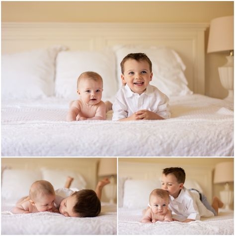 Sibling Monthly Photos, Pose On Bed, 3 Month Old Baby Pictures, Portraits At Home, Sibling Photoshoot, Kid Picture, Newborn Family Pictures, Photoshoot Boy, 4 Month Old Baby