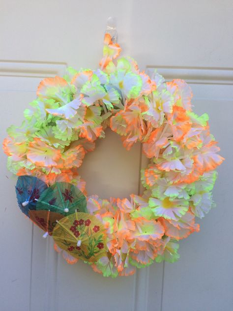 Summer wreath #easy #diy Lei Wreath, Diy Summer Wreath, Luau Decor, Fourth Of July Wreath, Luau Decorations, Wreath Kit, Holiday Wreaths Diy, Mesh Wreath Diy, July Wreath