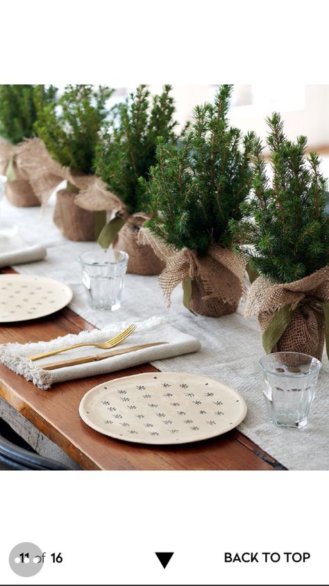 Pine Tree Table Decorations, Minimalist Holiday Tablescapes, Burlap Christmas Table Decor, Pine Table Decor, Simple Christmas Tablescapes, Simple Christmas Table Decor, Burlap Table Decorations, Budget Christmas Decor, Jute Accessories