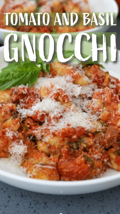 Tomato and Basil Gnocchi via @manmeetsoven Basil Gnocchi, Pasta Noodles Recipes, Dinner Ideas Pasta, Gnocchi Dishes, Dinner Board, Making Gnocchi, Pasta Noodle Recipe, Potato Pasta, Cooking Tomatoes