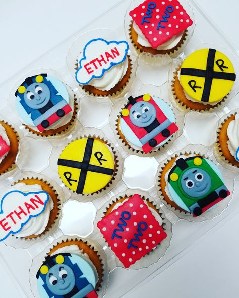 Thomas The Train Birthday Cupcakes, Thomas The Train Cupcakes, Thomas And Friends Cupcakes, Cupcake Train Birthday, Train Birthday Cupcakes, Thomas And Friends Cake Topper, Thomas & Friends Birthday Party, Train Cupcakes, Fiesta Bluey