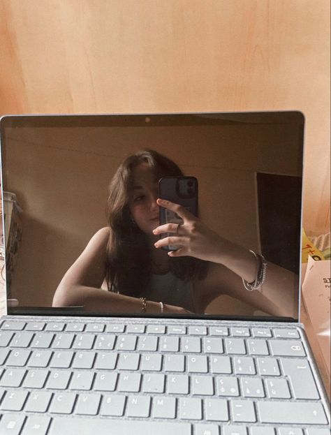 #aesthetic #pc #laptop #selfie #mirror Laptop Mirror Selfie, Laptop Selfie, Selfie Mirror, Creative Instagram Stories, Pc Laptop, Instagram Story, Mirror Selfie, Laptop, Mirror