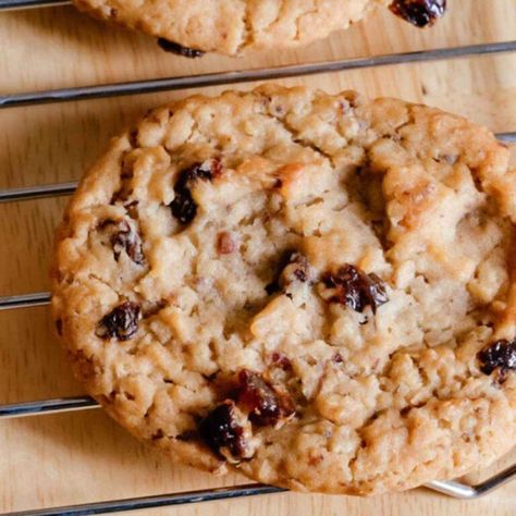 Sourdough Discard Oatmeal Raisin Cookies - The HoneyRoot Sourdough Discard Oatmeal Raisin Cookies, Sourdough Oatmeal Raisin Cookies, Discard Cookies, Cookie Dough Balls, Sourdough Discard, Oatmeal Raisin Cookies, Drop Cookies, Raisin Cookies, Oatmeal Raisin