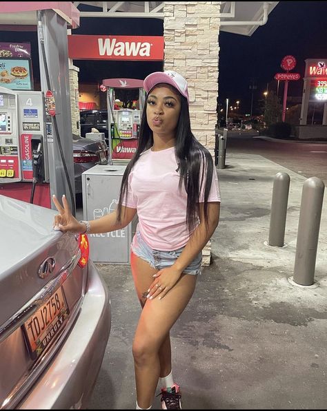 Baddie Gas Station Pics, Gas Station Pics Black Women, Gas Station Pictures Instagram Black, Gas Station Photoshoot Black Woman, Gas Station Flicks, Gas Station Photoshoot Instagram, Gas Station Pictures, Baddie Date Night Outfit, Gas Station Pics