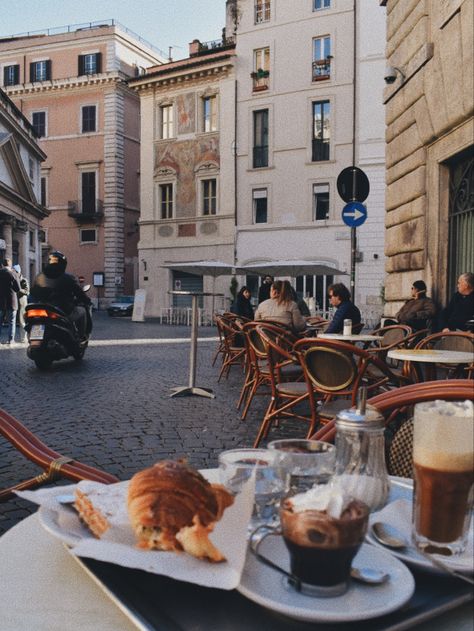 the most perfect street caffè in Roma Rose Wine, Alcoholic Drinks, Wine, Italy, Drinks, Coffee, Black