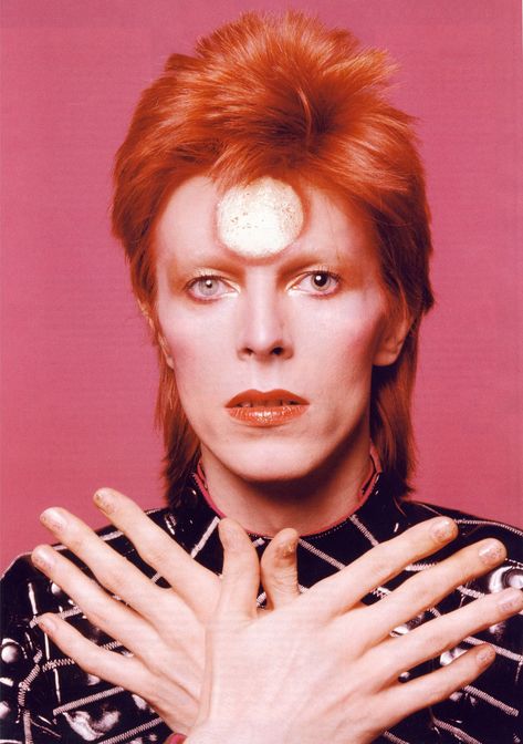 David Robert Jones (January 8, 1947 – January 10, 2016), known professionally as David Bowie, was an English musician, singer-songwriter, record producer, actor and arranger. His song "Moonage Daydream" is featured in Guardians of the Galaxy. David Bowie Makeup, Bowie Ziggy Stardust, Moonage Daydream, David Bowie Ziggy Stardust, David Bowie Ziggy, Aladdin Sane, Space Oddity, Major Tom, Iggy Pop