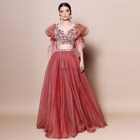 Blouse Designs For Lehenga, Bridal Trousseau, Chic Evening Dress, Indian Outfits Lehenga, Long Dress Design, Indian Gowns Dresses, Traditional Indian Outfits, Unique Blouse Designs, Designer Blouse Patterns