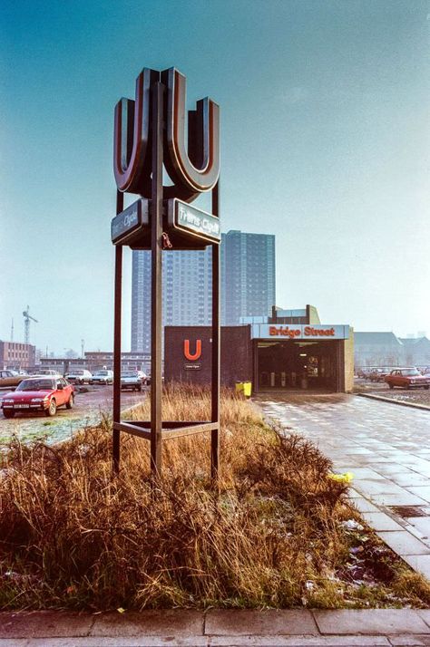 #glasgow #glasgowhistory #scotland #1980s Couple Bucket Lists, Glasgow Subway, Travel Bucket Lists, Glasgow Architecture, Teenage Bucket Lists, Underground Tube, Indoor Markets, Metro System, Rapid Transit