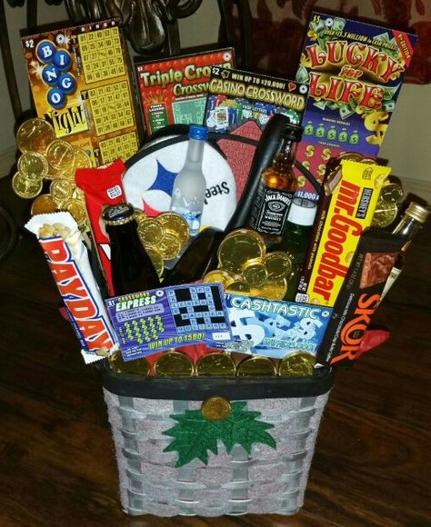 Casino theme gift baskets Casino Theme Gift, Theme Gift Baskets, Healthy Food To Eat, Theme Baskets, Silent Auction Baskets, Casino Party Invitations, Casino Night Food, Casino Night Fundraiser, Auction Baskets