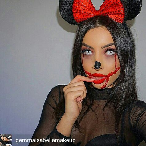 Suuuper cute creepy Minnie Mouse for Halloween. Video tutorial on her IG page. Mickey Costume, Minnie Mouse Halloween Costume, Creepy Halloween Costumes, Clown Halloween Costumes, Halloween Costumes For Work, Holloween Makeup, Mickey Mouse Costume, Minnie Mouse Costume, Crazy Costumes