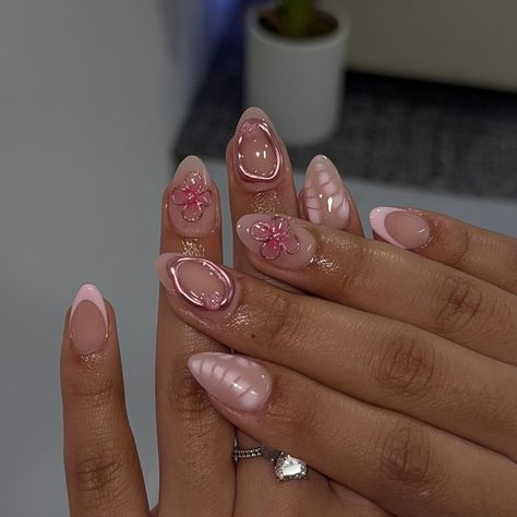 🌸✨ Almond Nail Design Ideas Summer, Almonds Short Nails, Girly Acrylic Nails Summer, Nail Pics Ideas, Pink Acrylic Ideas, Very Short Summer Nails, Trendy Nail Inspo Almond, Gel X Nail Inspo Almond, Cute Birthday Nails Short