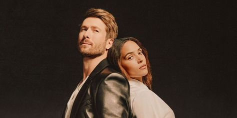 InStyle Now's Summer 2024 issue features Glen Powell & Adria Arjona of Netflix's new movie 'Hit Man' on the cover. Stories inside include features on Lenny Kravitz, summer's big boho trend, and more. #Lifestyle Hit Man Movie, Glen Powell, Boho Trends, Lenny Kravitz, Man Movies, Celebrity Moms, Summer Beauty, Boho Summer, Hair Fragrance