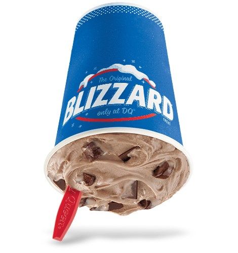 The NEW Brownie Dough BLIZZARD is the Blizzard of the Month! Featuring bites of brownie dough goodness, chocolate chunks, and rich cocoa fudge. #DairyQueenNW Cookie Dough Blizzard, Dq Blizzard, Heath Candy, Dairy Queen Blizzard, Vanilla Soft Serve, Baked Ribs, Boozy Desserts, Dairy Queen, Chocolate Chip Cookie Dough