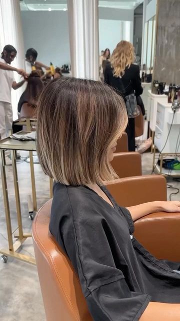 Brown Hair Bob With Highlights, Bob Balayage, Brown Bob Hair, Celebrity Hairstylist, Hairstyle Inspiration, Hair 2024, Hair Summer, Celebrity Hair Stylist, Hair Clothes