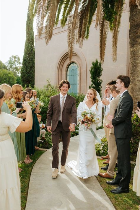 Couple Photo Outfits, Newport Beach Temple, Summer Couple Photoshoot, Temple Wedding Photos, Wedding Lds, Newport Beach Wedding, Temple Wedding Photography, Utah Summer, Photoshoot Spring