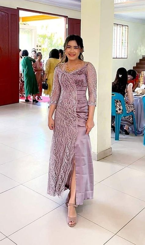 Dress Brokat Modern Untuk Orang Gemuk, Dres Kebaya, Long Dress Brokat, Model Dress Brokat Modern, Model Dress Brokat, Batik Kawung, Batik Muslim, Dress Batik Kombinasi, Batik Parang