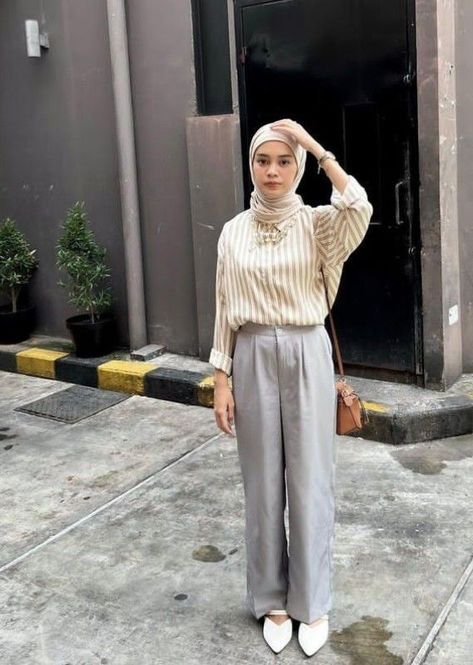 Office Outfits Hijab, Ootd Office Work Hijab, Minimalist Outfit Hijab, Minimalist Hijab Outfit, Ootd Kampus Hijab, Hijab Work Outfit, Style Kantor, Outfit Bukber, Ootd Korean Style Hijab