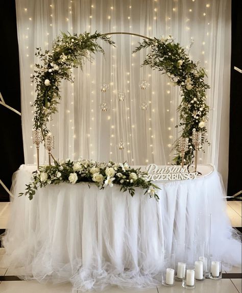 Cake Table Wedding Backdrop, Katb Ketab Decorations Table, Simple Sweetheart Table Backdrop, Sweetheart Table Draping, Backdrop Curtain Ideas, Backdrop Ideas For Wedding, Backdrop Decoration Ideas, Wedding Table Backdrop Ideas, Bridal Table Backdrop