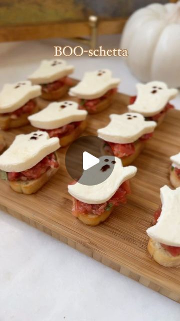 jessica archibald on Instagram: "BOO-schetta! the cutest little spoooky snack 👻  -1 baguette, sliced & toasted on 350 for 15ish minutes   -2 Ibs. tomatoes, diced -3 cloves garlic, minced -handful of fresh basil, chopped -salt & pepper  -2 tbsp. olive oil -2 tsp. red wine vinegar  -sliced mozzarella cut with a small ghost cookie cutter  -balsamic glaze for faces" Last Minute Halloween Party Food, Spooky Bruschetta, Halloween Brie Appetizer, Ghost Bruschetta, Mummy Appetizer, Halloween Mozzarella Eye Balls, Ghost Cookies, Jolly Holiday, Balsamic Glaze