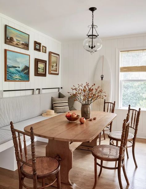 27 Banquette Seating Ideas for Cafe Energy at Home Becca Interiors, Rattan Ceiling, Built In Banquette, Kitchen Banquette, Banquette Seating, Kitchen Nook, Gorgeous Kitchens, Dining Nook, Farmhouse Dining Room