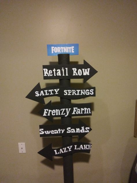 Fortnite Birthday Games Ideas, Fortnite Photo Booth, Fortnite Birthday Party Decor, Fortnite Party Ideas Decorations, Fortnite Diy Decorations, Diy Fortnite Decorations, Fornite Birthday Theme, Fortnite Themed Birthday Party, Diy Fortnite Party Ideas