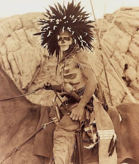 Indian Photos, Dog Soldiers, Native American Warrior, Native American Images, Native American Men, Wilde Westen, Native American Pictures, Native American Photos, Native American Peoples