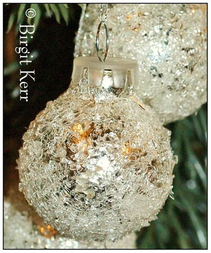 PC0160862[1] Crystal Clear Christmas Decorations, Diy Silver Ornaments, Metallic Ornaments Diy, Diy Ornaments Glitter, Diy White Ornaments Christmas, Clear Glass Ornaments Diy, Diy Glitter Christmas Ornaments, Fur Ornaments, Glass Glitter Ornaments