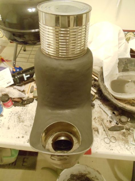 Mini Rocket stove/mass space heater. (rocket mass heater forum at permies) Mini Rocket Stove, Rocket Mass Heater Diy, Rocket Mass Heater Plans, Rocket Stove Mass Heater Fireplace, Rocket Mass Heater Design, Mass Heater Rocket Stove, Rocket Mass Heater Greenhouse, Rocket Heater, Diy Rocket Stove