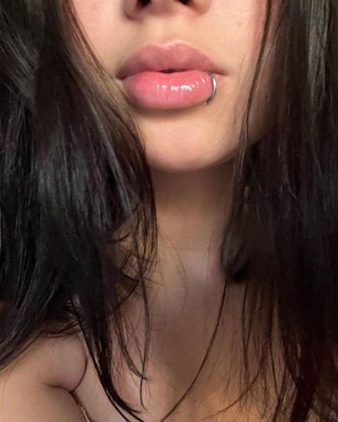 One Lip Piercing, Lip Piercings Women, Face Piercings Women Lips, Lip Piercing Girl, Lips Piercing Aesthetic, Side Lip Piercing Hoop, Piercing Ideas Lip, Lip And Eyebrow Piercing, Lip Piercing Snakebites