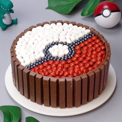 (4) Transform Cake - YouTube Pokemon Torte, Fun Food Ideas, Toddler Birthday Cakes, Pokemon Birthday Cake, Pokemon Cake, Pokemon Birthday Party, Easy Cake Decorating, Pokemon Birthday, Diy Cake