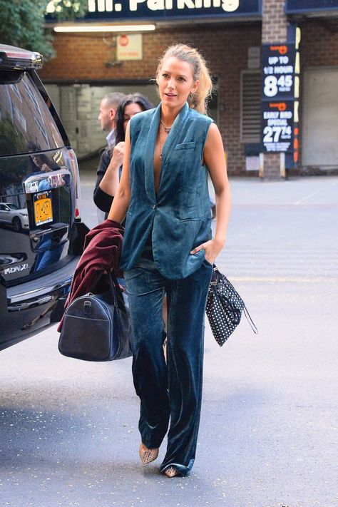 Blake Lively Changed 4 Times Over the Weekend, and Each Look Was AH-MAZING Blake Lively Suit, Best Celebrity Street Style, Blake Lively Outfits, Blake Lively Style, White Lace Shirt, Popsugar Fashion, Street Style Summer, Celebrity Street Style, Menswear Inspired