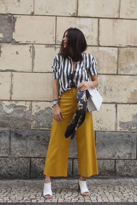 Mustard Cullotes Outfit, Yellow Culottes Outfit, Creative Professional Outfit, Culottes Outfit Summer, Colourful Summer Outfits, Mustard Pants Outfit, Mustard Outfit, Culotte Outfit, Yellow Linen Pants