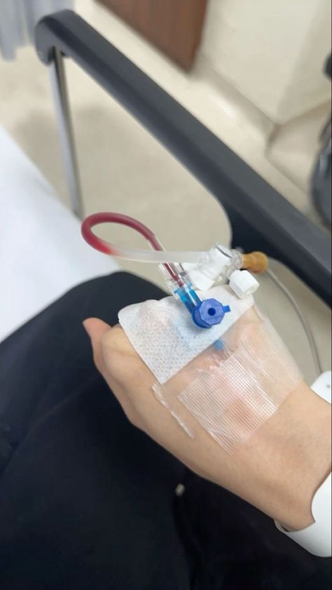 Glucose Drip In Hand Hospital, Sick Snap, Hand With Drip In Hospital Real, Sick Day Essentials, Hands With Drip In Hospital, Weak Core, 90s Ootd, Clinic Art, Solo Video